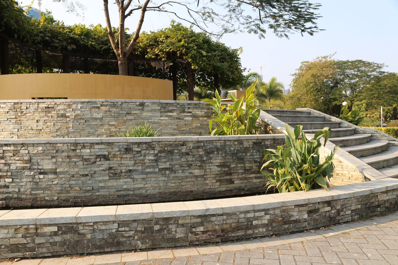 Best Retaining Wall Materials for Florida Yards: Durable Options That Last | Golden Outdoor Solutions