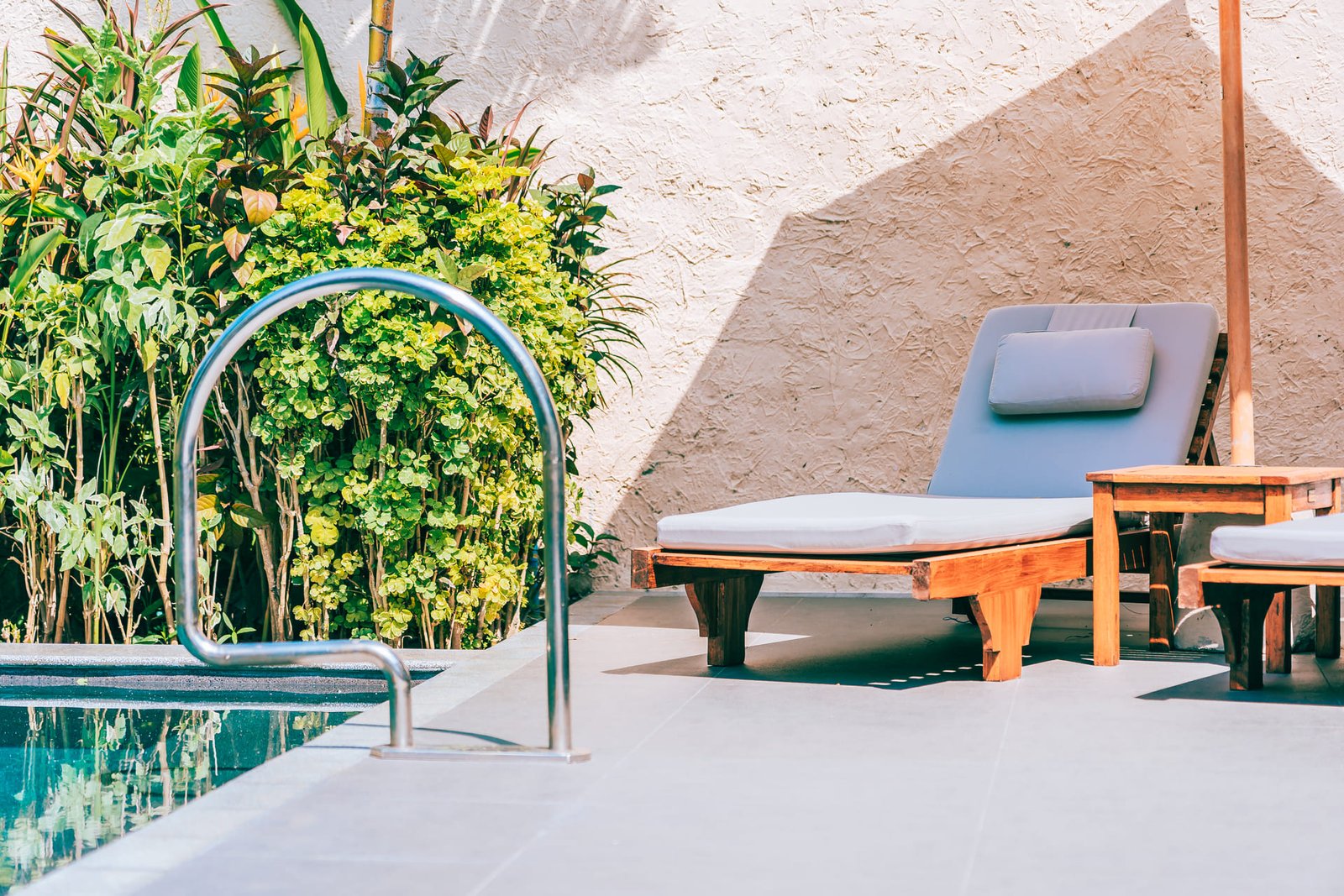 Modern Pool Deck Ideas for Florida Homes: Stylish & Weather-Ready Designs | Golden Outdoor Solutions