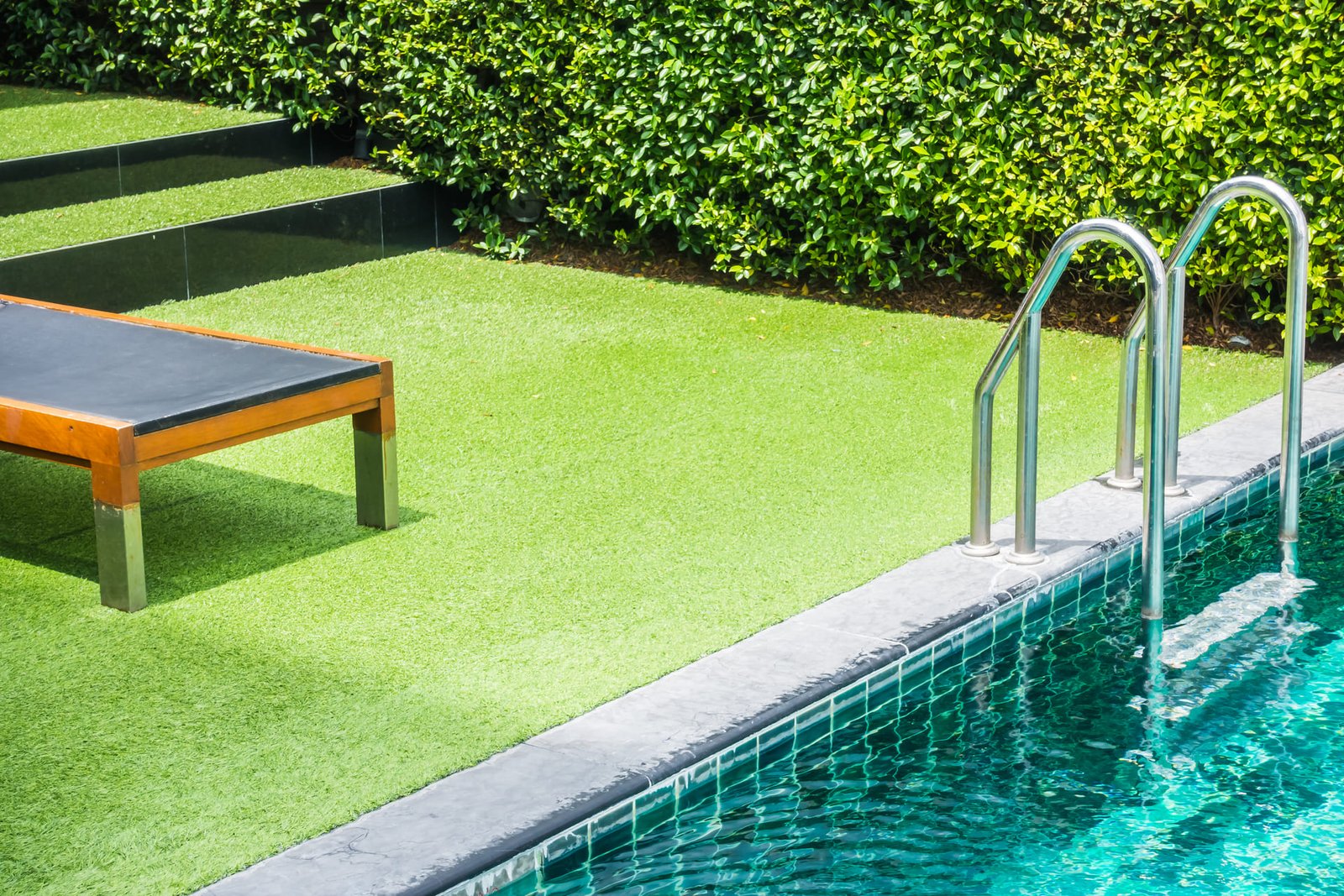 Artificial turf installation Florida with clean, low-maintenance landscaping