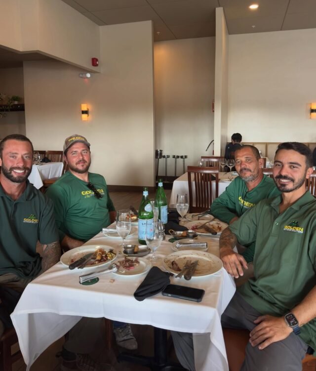 Grateful for our crew! Golden’s Team Holiday Dinner 🙏🏼💫